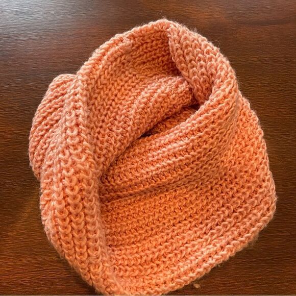 Bundle of 4 Knit Yarn Infinity Scarves - Picture 4 of 9